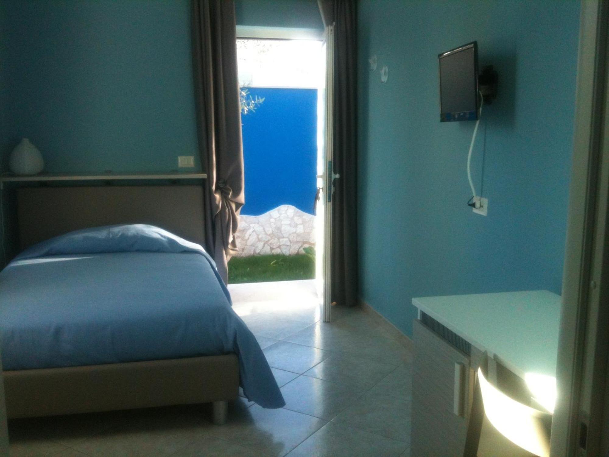 Bed And Breakfast Fly Бари Номер фото